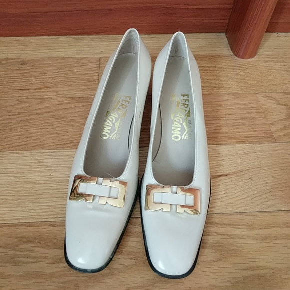 Salvatore Ferragamo Shoes - Cream Salvatore Feragamo Pumps